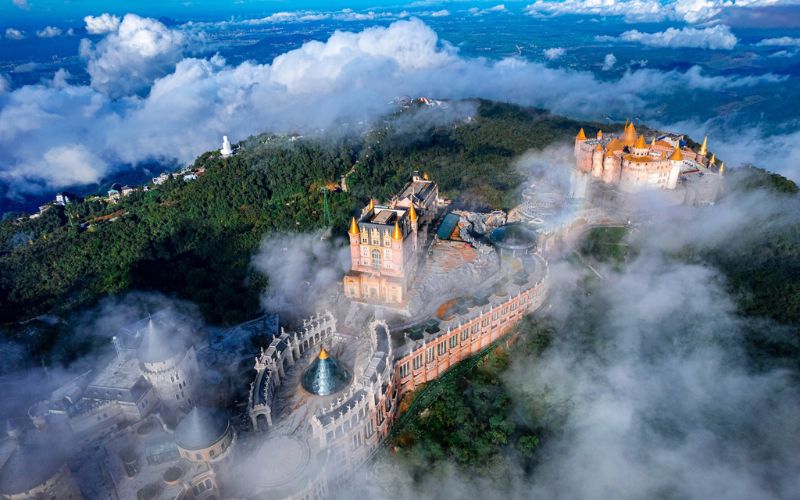 Hình ảnh Bà Nà Hills nhìn từ trên cao
