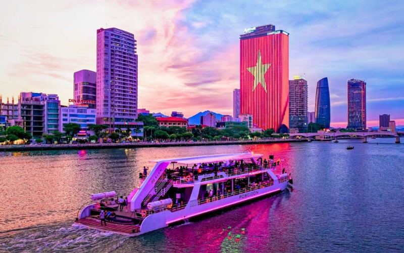 Vé du thuyền Poseidon Đà Nẵng cao cấp