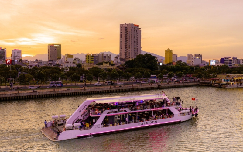 Du thuyền Poseidon Đà Nẵng ngắm hoàng hôn tuyệt đẹp trên sông Hàn