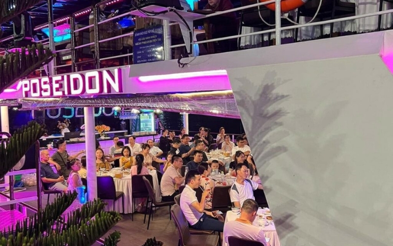 Du thuyền sông Hàn Poseidon thiết kế, sang trọng, cao cấp với 2 tầng