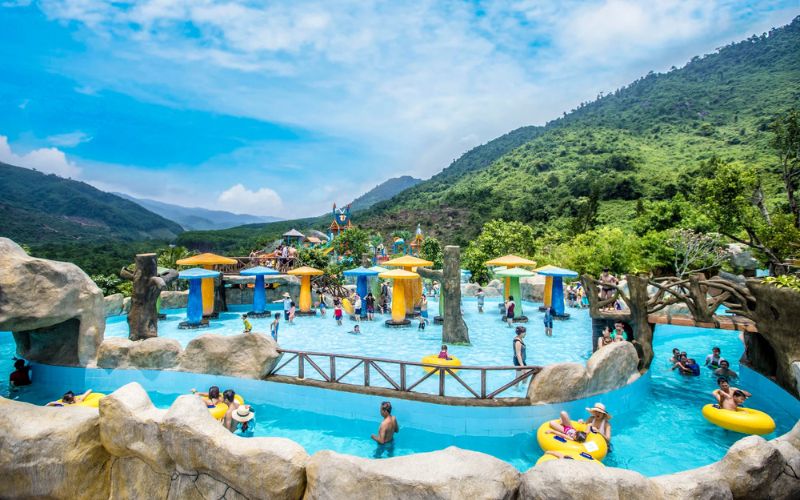 Công viên suối khoáng nóng Núi Thần Tài