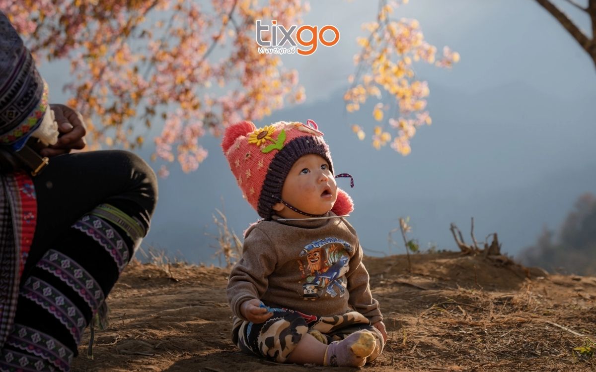 Bản Mí Háng là vương quốc ngắm hoa tớ dày 