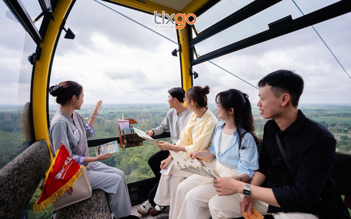 Lễ vía Bà Linh Sơn Thánh Mẫu Lễ vía Bà Linh Sơn Thánh Mẫu