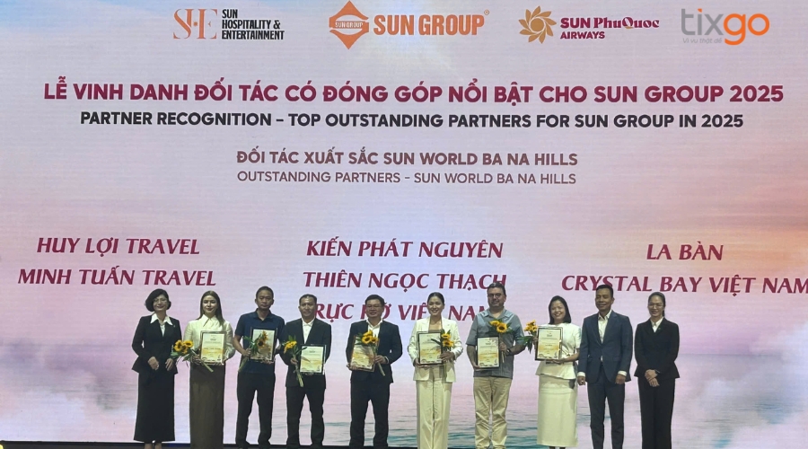 La Bàn Tour - Tixgo được vinh danh là Đối tác Xuất sắc 2025 của SunWorld Bà Nà Hills 