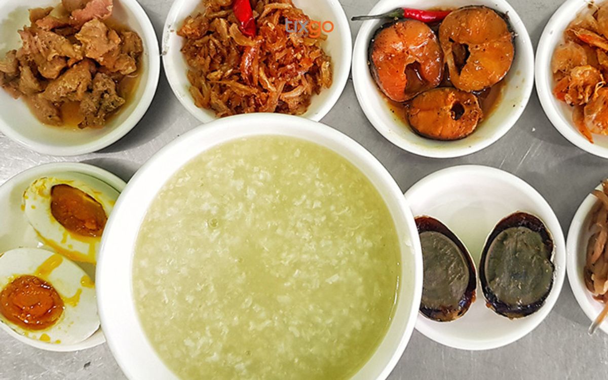 Ăn đêm Đà Nẵng với món cháo trắng hột vịt muối