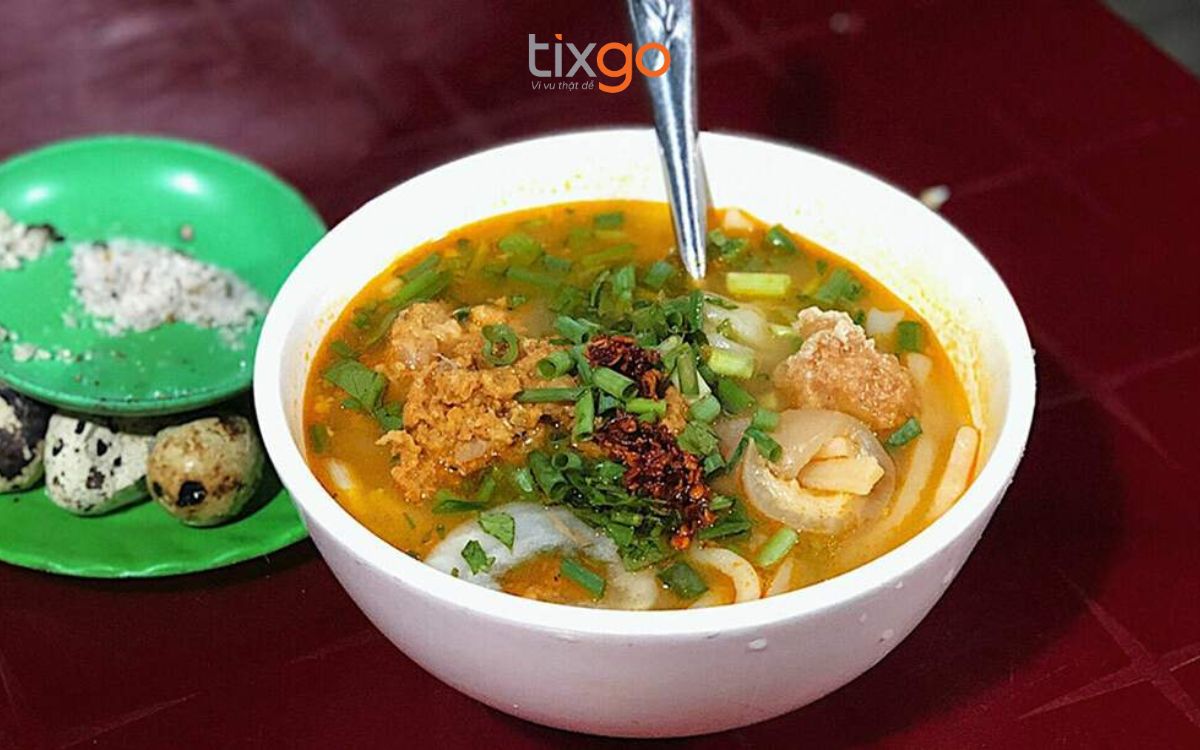ăn sáng ở huế Tô bánh canh ấm bụng vào buổi sáng