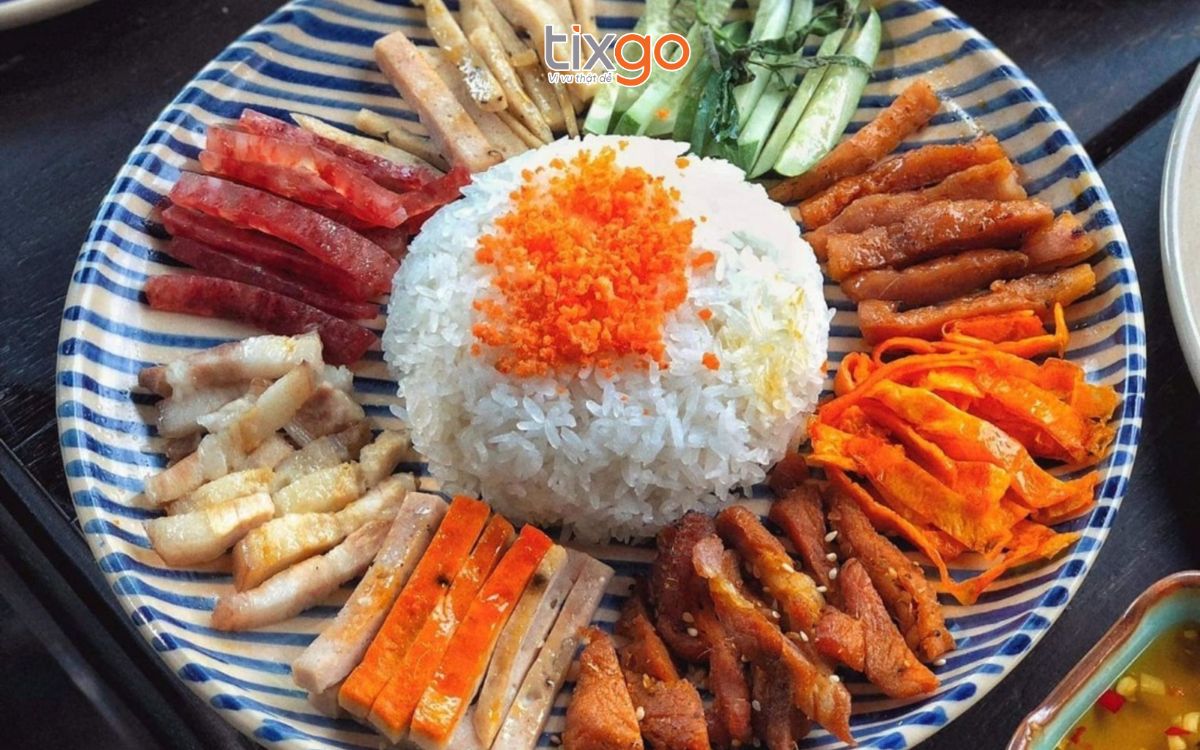 Ăn tối ở Huế Một đĩa cơm âm phủ ở Huế