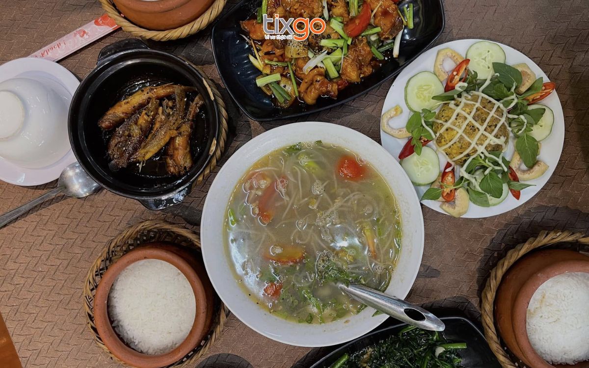 ăn trưa ở huế Cơm Niêu Cá Bống Huế chuẩn vị cơm nhà phải thử