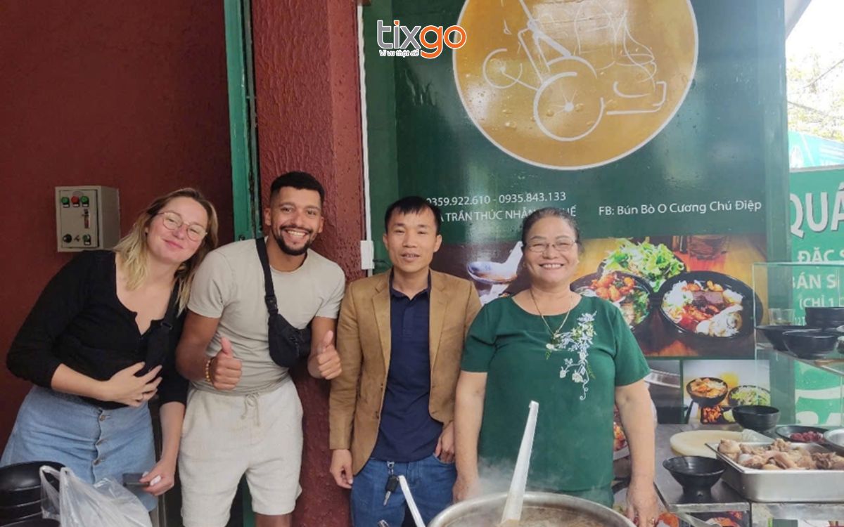 ăn trưa ở huế Bún bò Huế O Cương Chú Điệp nằm trên đường Trần Thúc Nhẫn