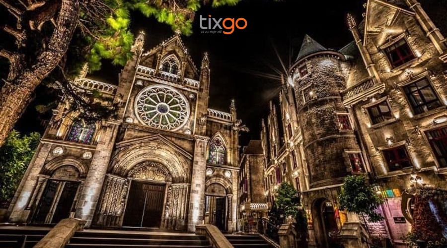 Về đêm, Bà Nà Hills lung linh và lãng mạn giữa lưng chừng mây Về đêm, Bà Nà Hills lung linh và lãng mạn giữa lưng chừng mây