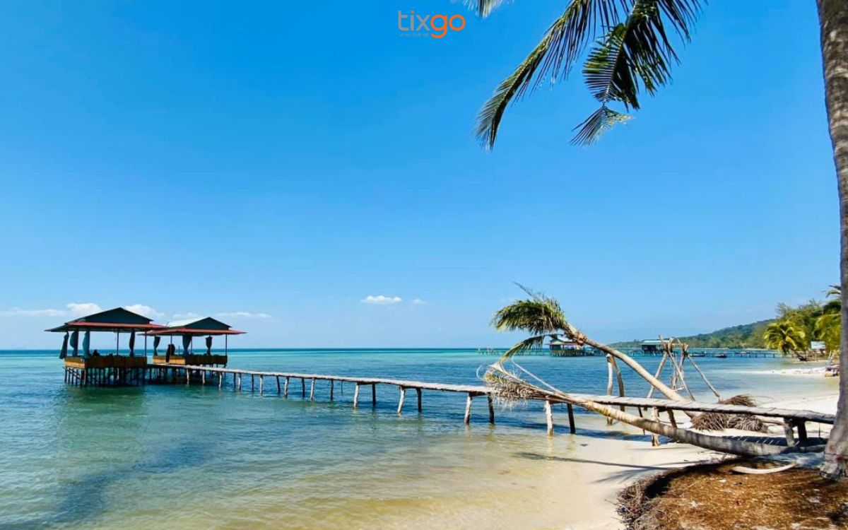 Bắc Đảo nổi tiếng với khu rừng nguyên sinh hoang sơ và bãi biển xanh, cát trắng