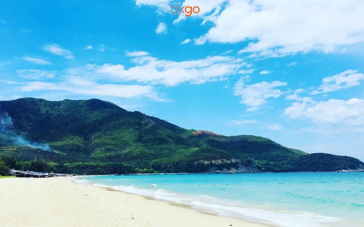 Bãi Dài xinh đẹp với bờ cát trắng mịn trải dài