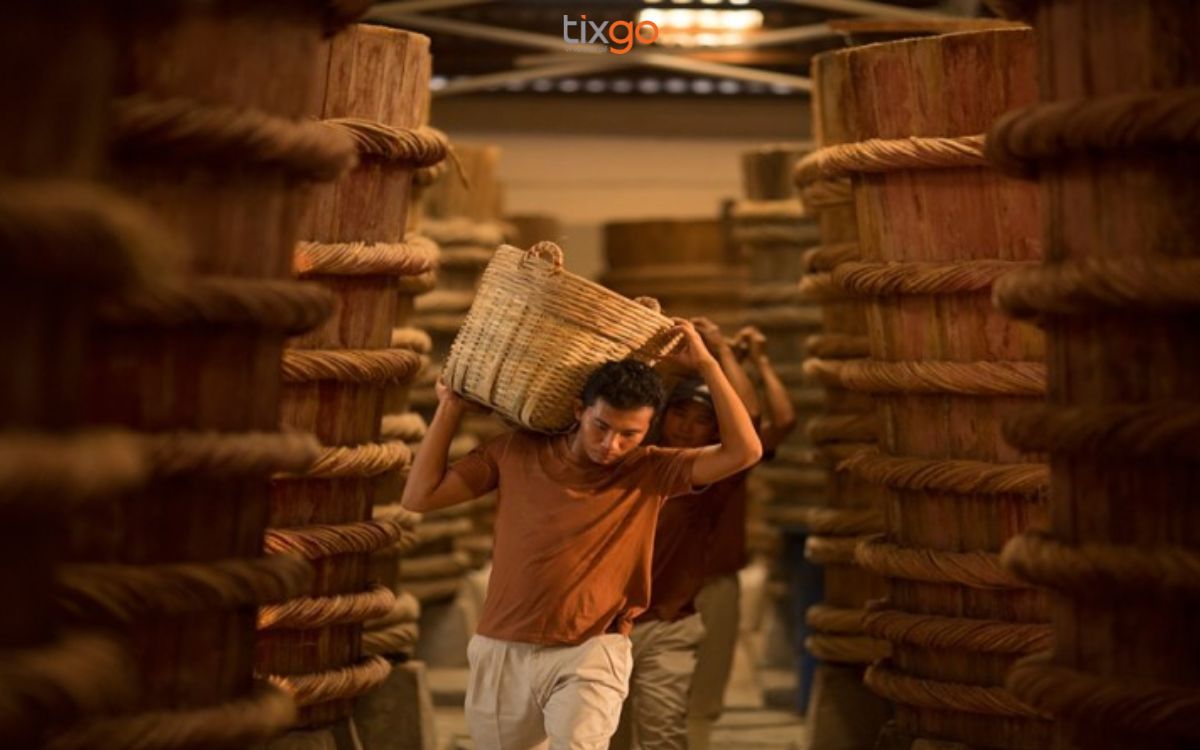 Nước mắm là quà lưu niệm được nhiều du khách lựa chọn