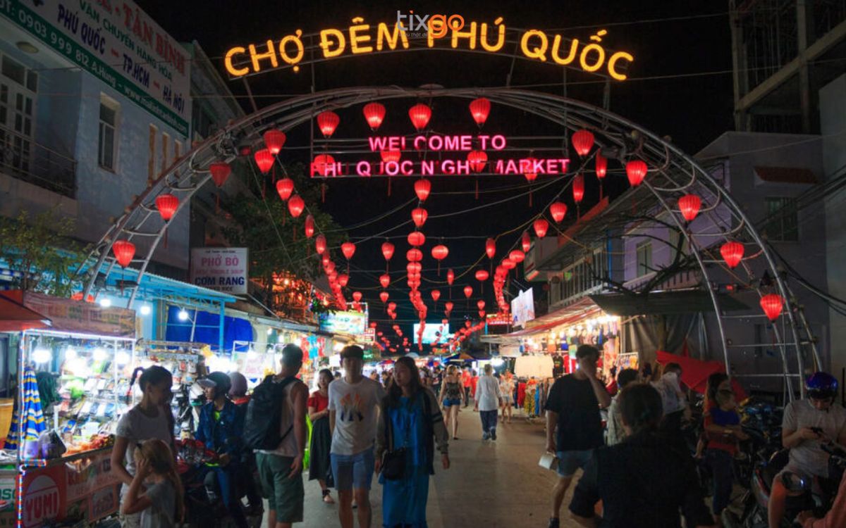 Chợ Đêm Phú Quốc nhộn nhịp với vô vàn gian hàng ẩm thực