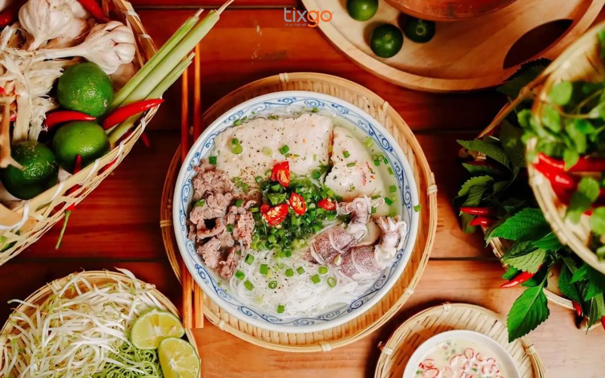 Bún quậy là món ăn bình dân với vị thanh ngọt, dễ ăn