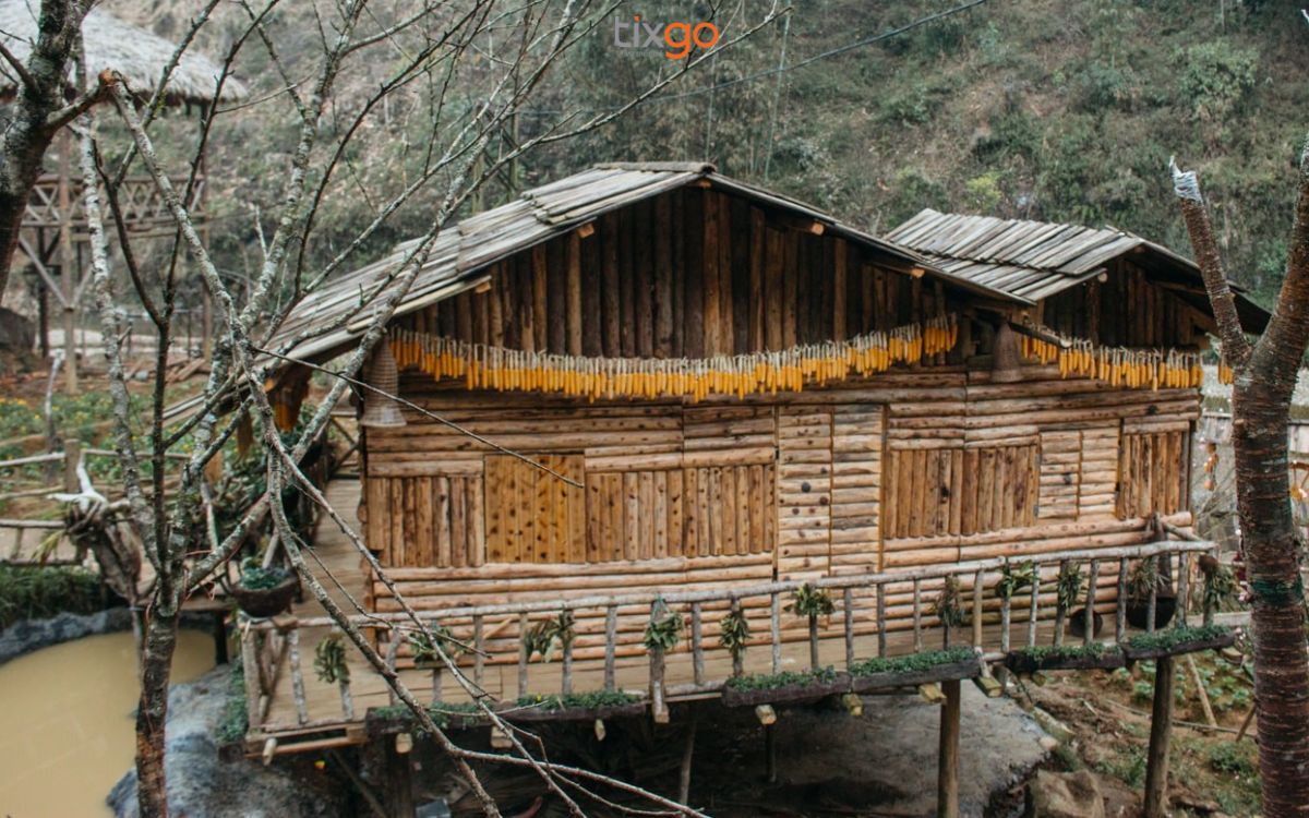 Bản Cát Cát với những ngôi nhà truyền thống của người H’Mông bản cát cát sapa