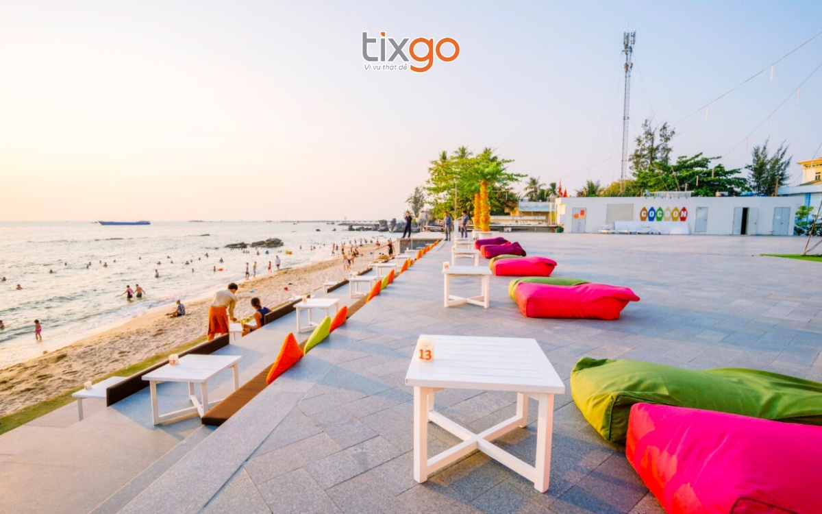 Nghe nhạc và ngắm hoàng hôn tại Cocoon Terrace của Seashells