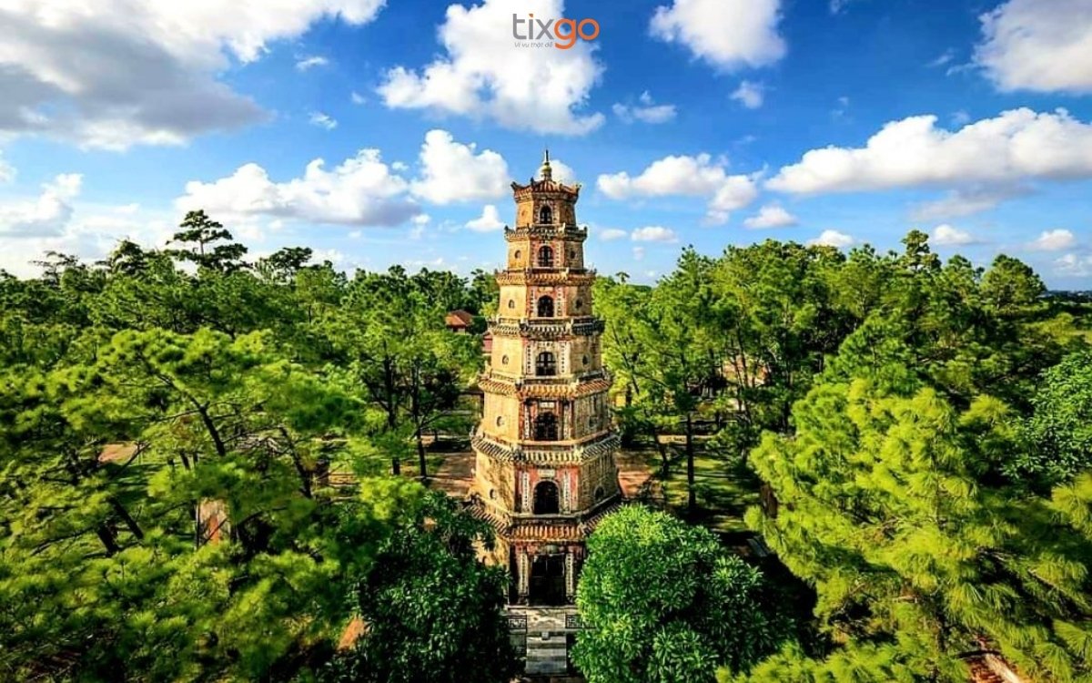 bản đồ cố đô huế Ngọn tháp Phước Duyên đồ sộ của chùa Thiên Mụ