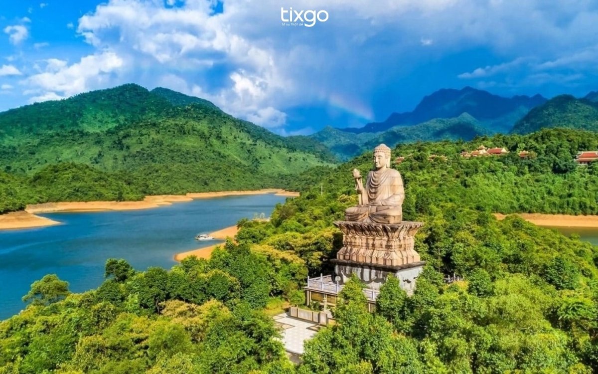 bản đồ cố đô huế Cảnh sắc thiên nhiên hùng vĩ ở Thiền viện Trúc Lâm Bạch Mã với tượng Phật Thích Ca