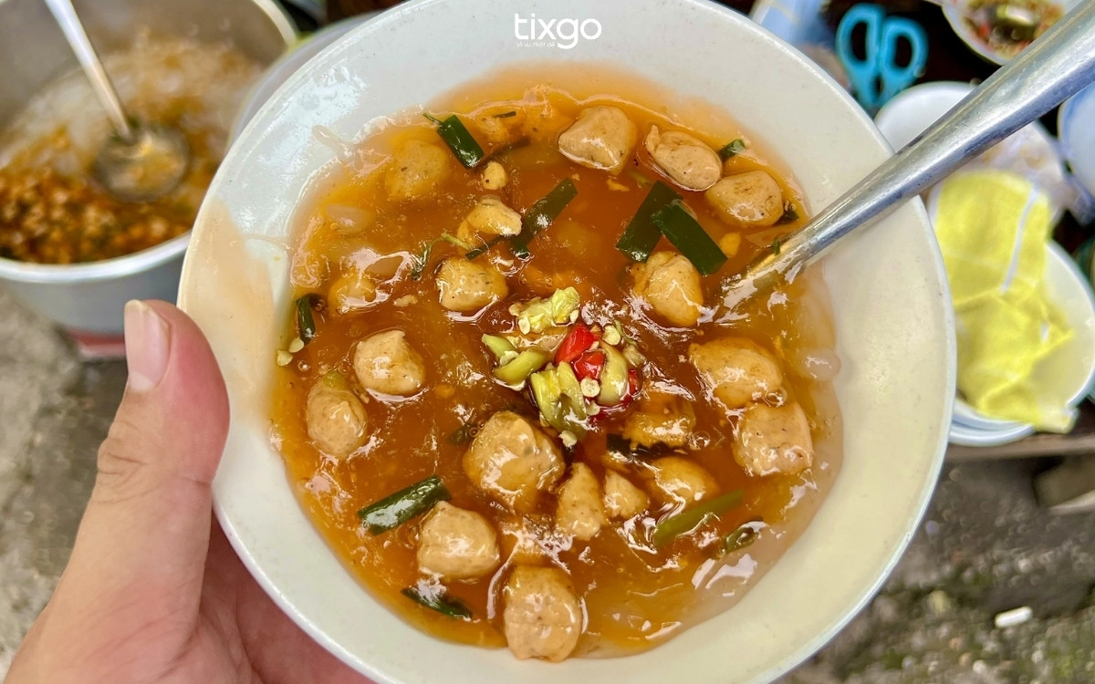 Bánh canh Nam Phổ tại quán O Thu