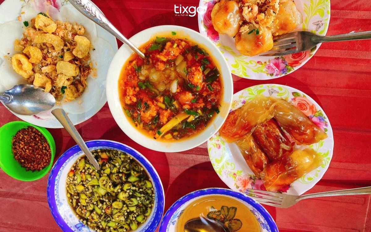 Bánh canh Nam Phổ tại quán O Thuý