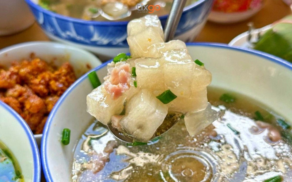 Bánh canh bột lộn ở quán Mân
