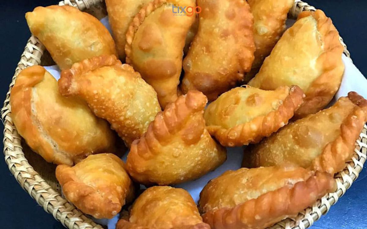bánh đặc sản Sapa Bánh gối Sapa giòn rụm, thơm ngon