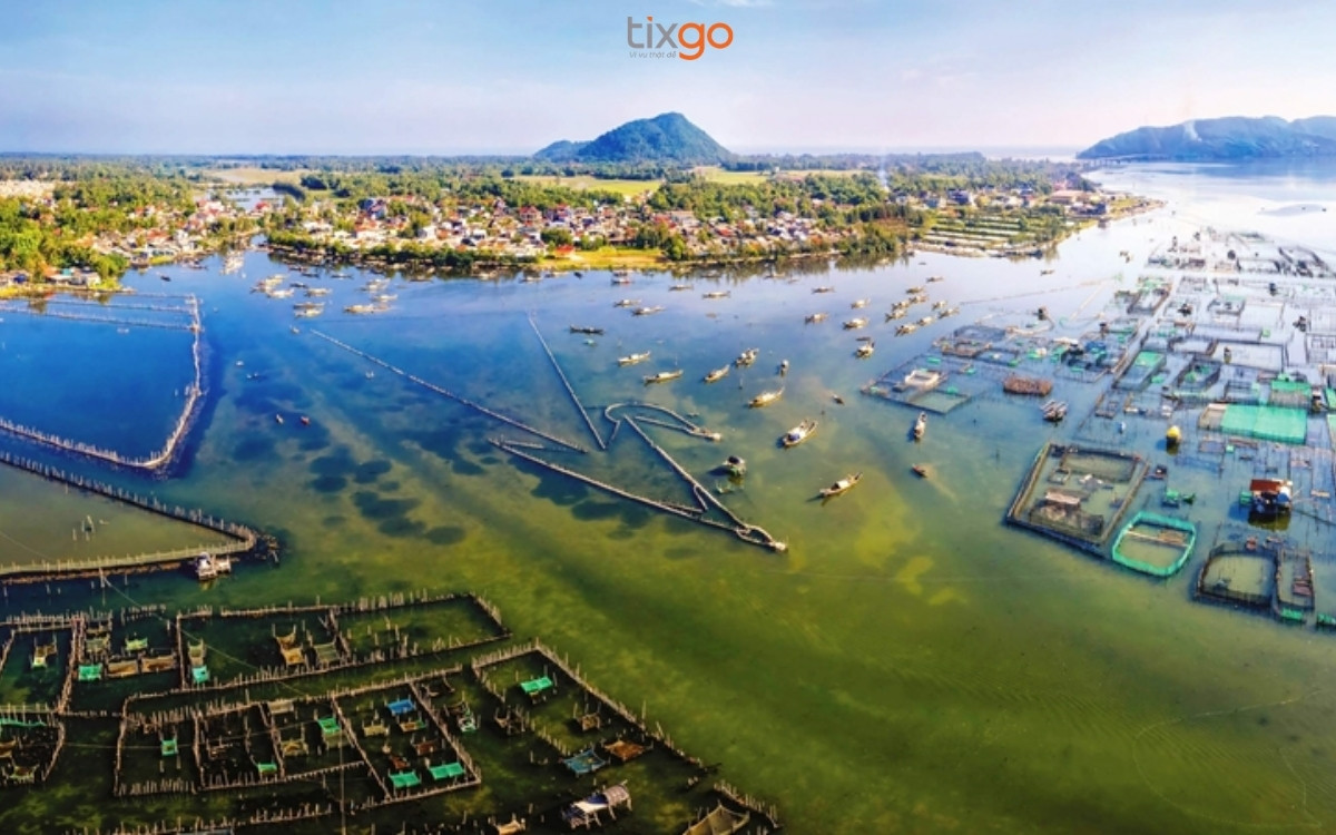 Phá Tam Giang là hệ đầm phá nước lợ lớn nhất Đông Nam Á