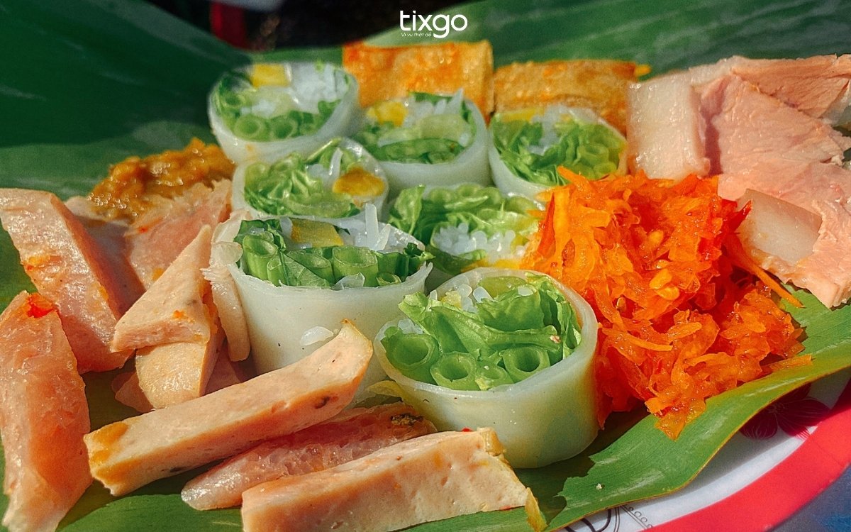 Bánh ướt tôm chua độc lạ chỉ có ở Huế