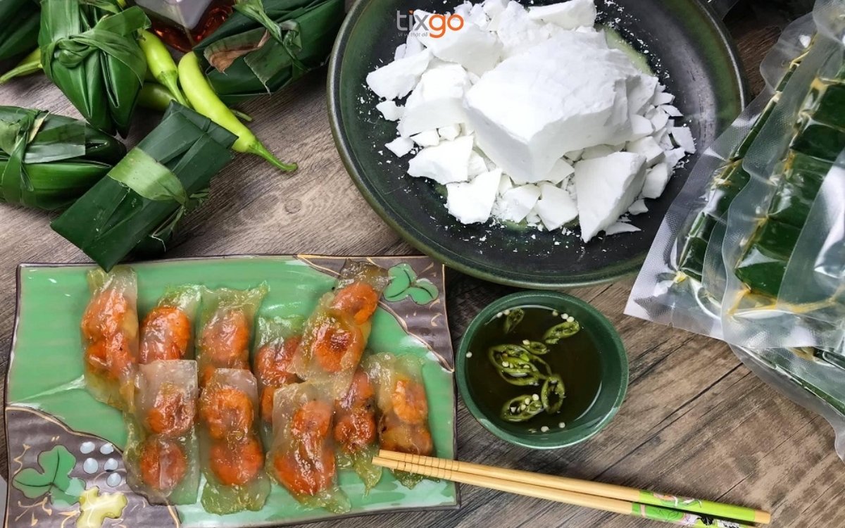 Mua bánh bèo nậm - lọc sống hút chân không về làm quà