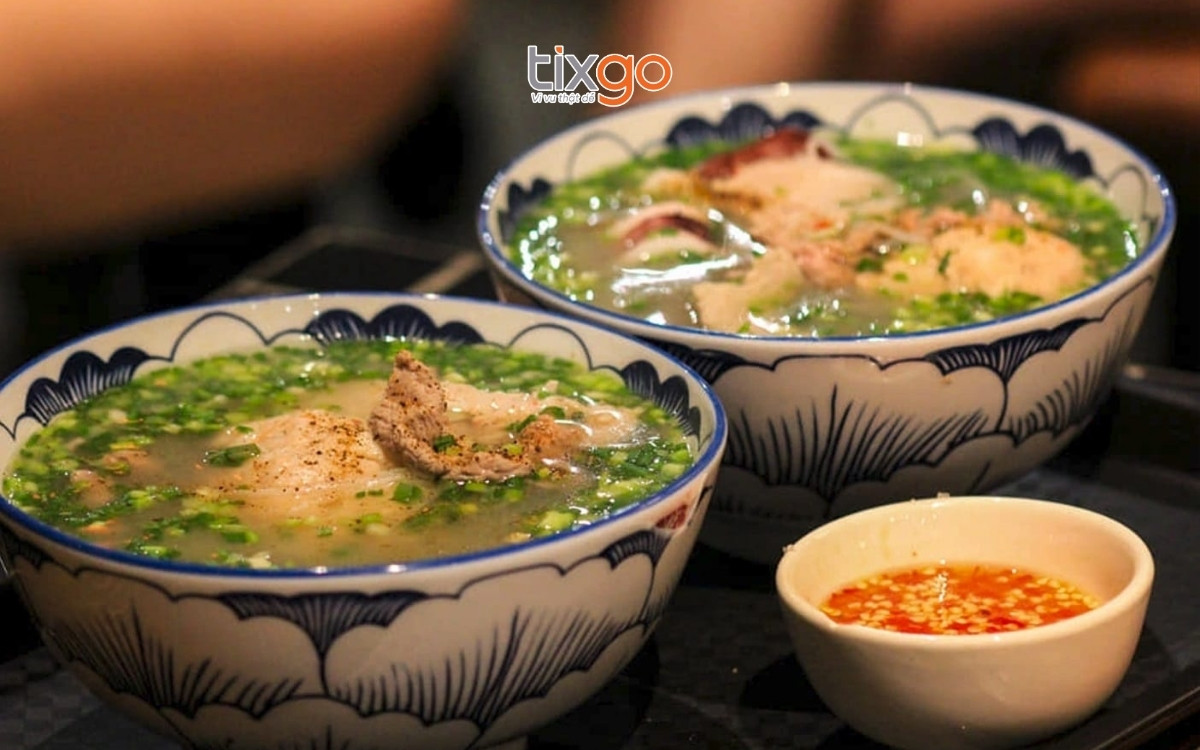 Chi phí ăn uống là một trong các chi phí đi Phú Quốc cần thêm vào
