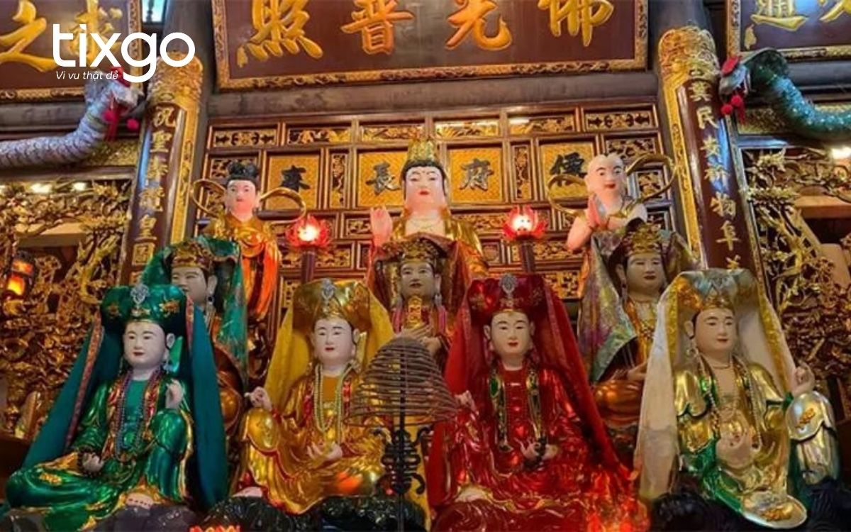 Điện thờ Lĩnh Chúa Linh Từ của Chùa Linh Ứng ở Bà Nà Điện thờ Lĩnh Chúa Linh Từ của Chùa Linh Ứng ở Bà Nà