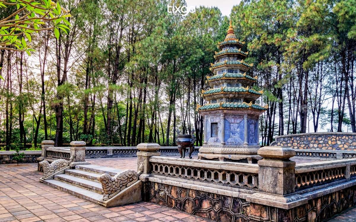 Khu mộ tháp là nơi an táng của Hòa thượng Thích Đôn Hậu chùa thiên mụ huế
