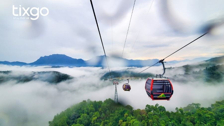 Ngắm nhìn toàn cảnh núi rừng Trường Sơn trên cáp treo Cổng Trời Đông Giang