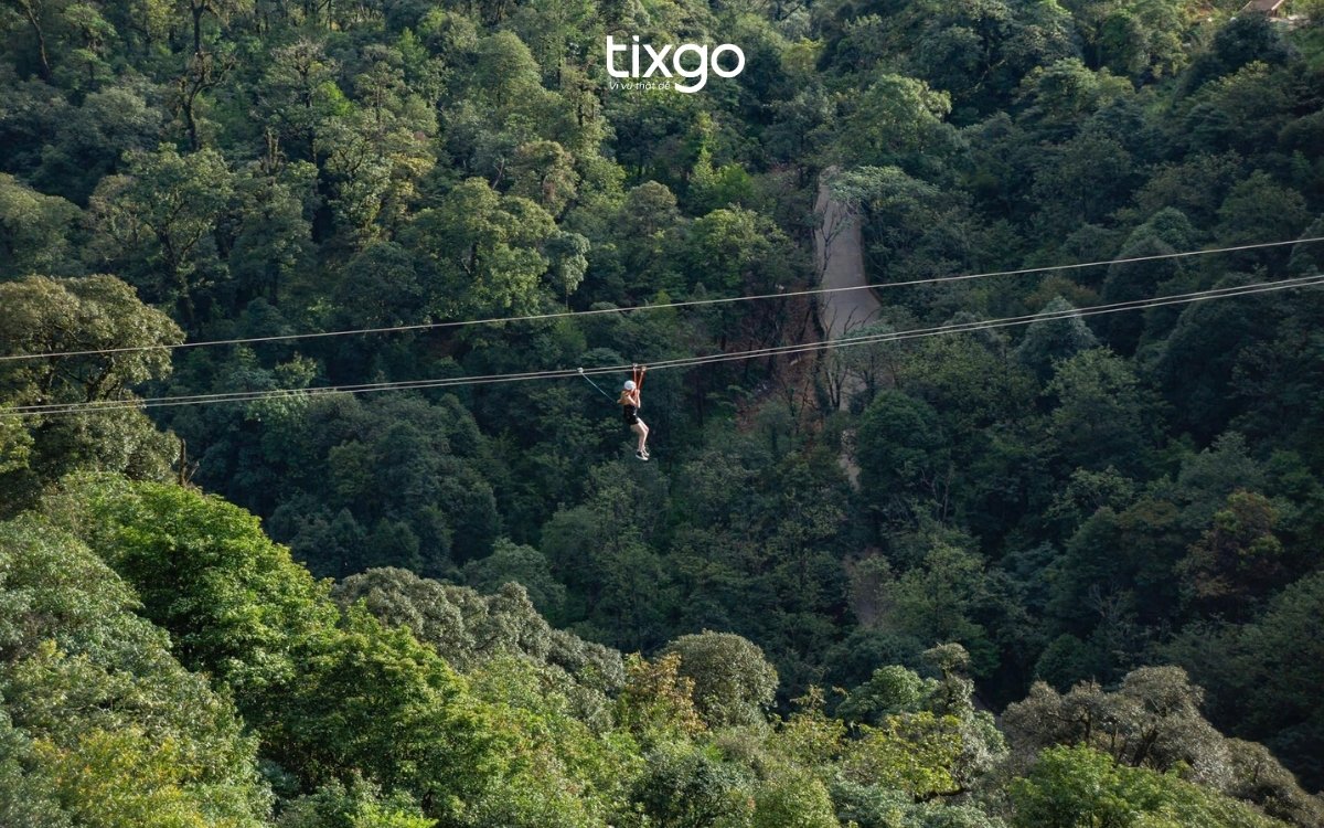 Thử thách bản thân với trò chơi zipline giữa đỉnh núi cổng trời ô quy hồ sapa