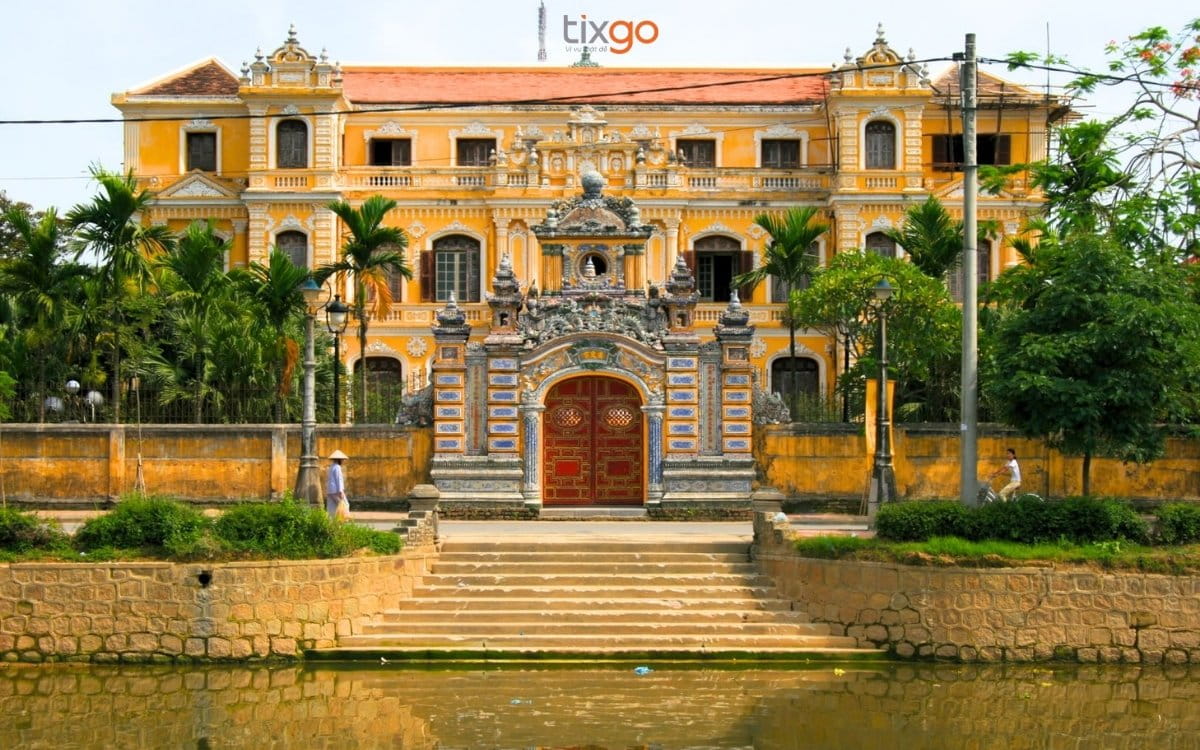 cung an định huế Cung An Định nằm bên bờ sông An Cựu thơ mộng