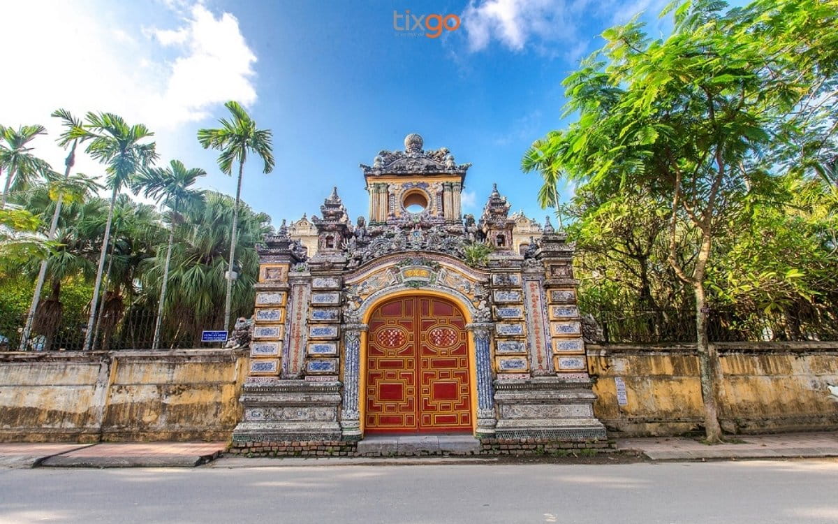 cung an định huế Cổng chính cung An Định