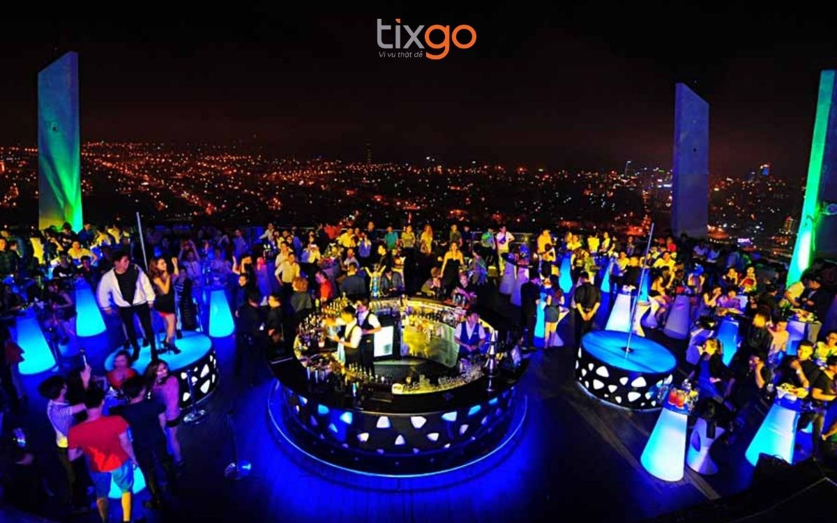 Vẻ đẹp của Sky 36 Bar về đêm