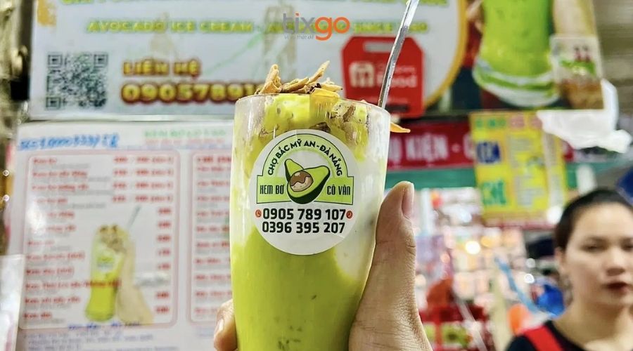 Bạn có thể thưởng thức kem Bơ cô Vân ở chợ Cồn