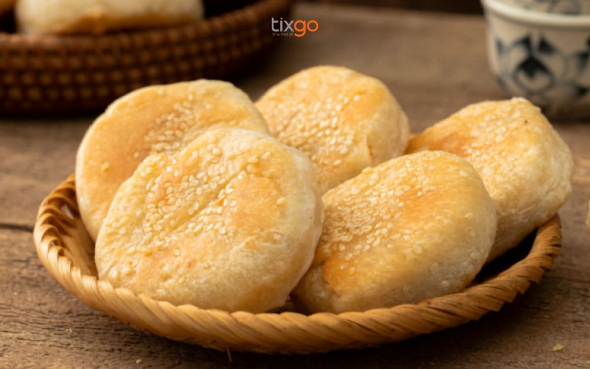 Bánh hạt dẻ thơm bùi với lớp vỏ giòn