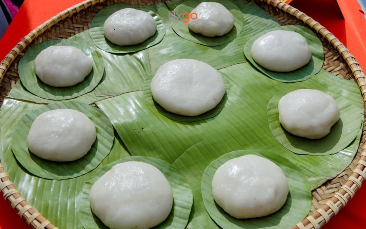Bánh dày ăn kèm mật ong hoặc muối vừng