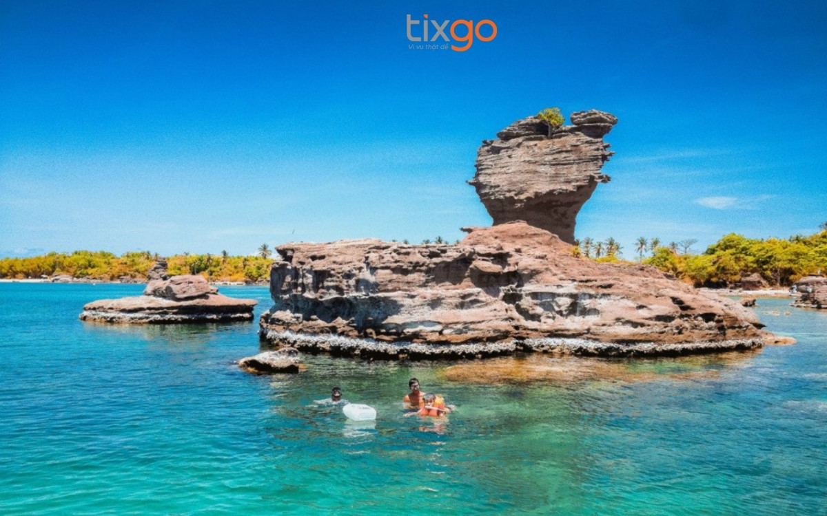 Tour cano 3 đảo Phú Quốc khám phá những bãi biển đẹp với làn nước trong xanh