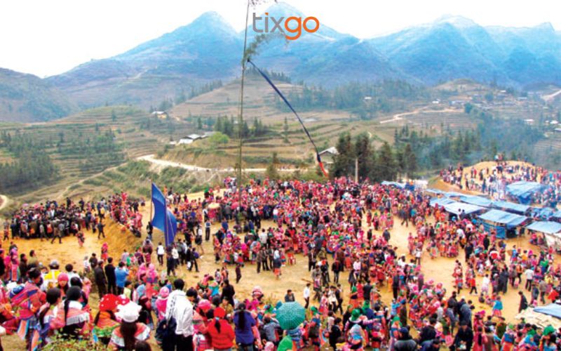 Không khí náo nhiệt tại Lễ hội Gầu Tào truyền thống của người Mông Sapa Không khí náo nhiệt tại Lễ hội Gầu Tào truyền thống của người Mông Sapa