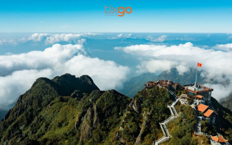 Chinh phục đỉnh Fansipan - Nóc nhà Đông Dương giữa biển mây bồng bềnh Chinh phục đỉnh Fansipan - Nóc nhà Đông Dương giữa biển mây bồng bềnh