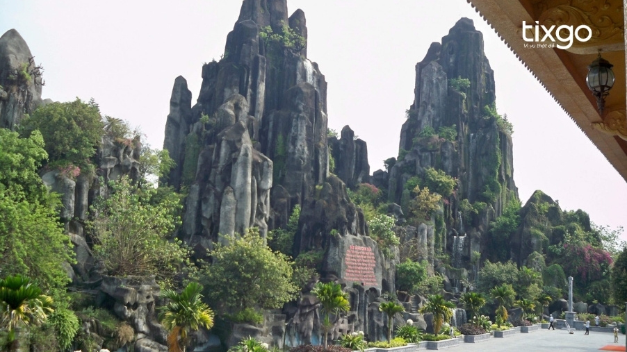 Ngũ Hành Sơn là một địa điểm du lịch Đà Nẵng lý tưởng để chiêm ngưỡng kỳ quan thiên nhiên