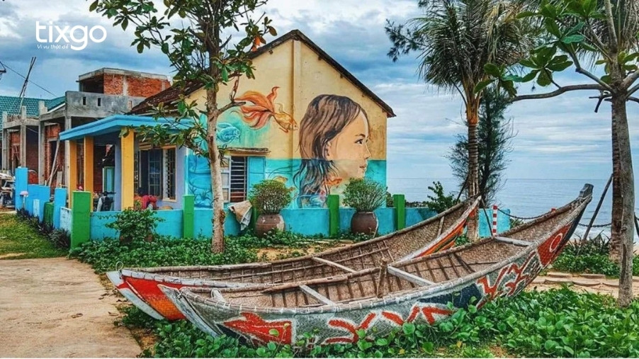 Làng bích họa Tam Thanh là một địa điểm du lịch nổi tiếng tại Đà Nẵng