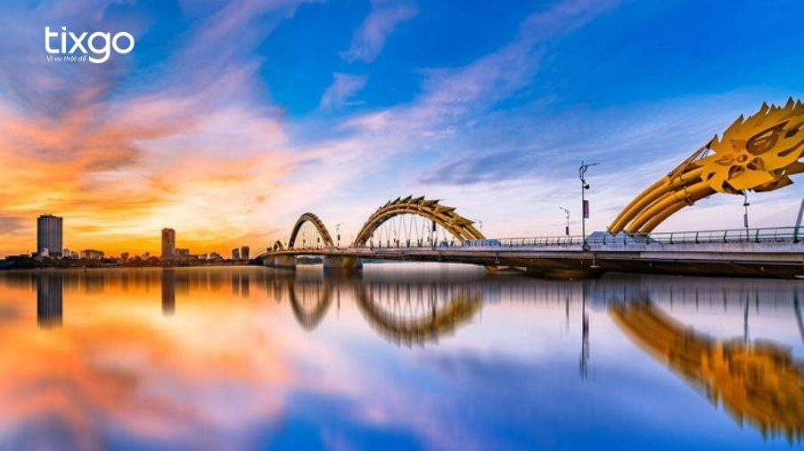 Cầu Rồng là biểu tượng của những địa điểm du lịch Đà Nẵng