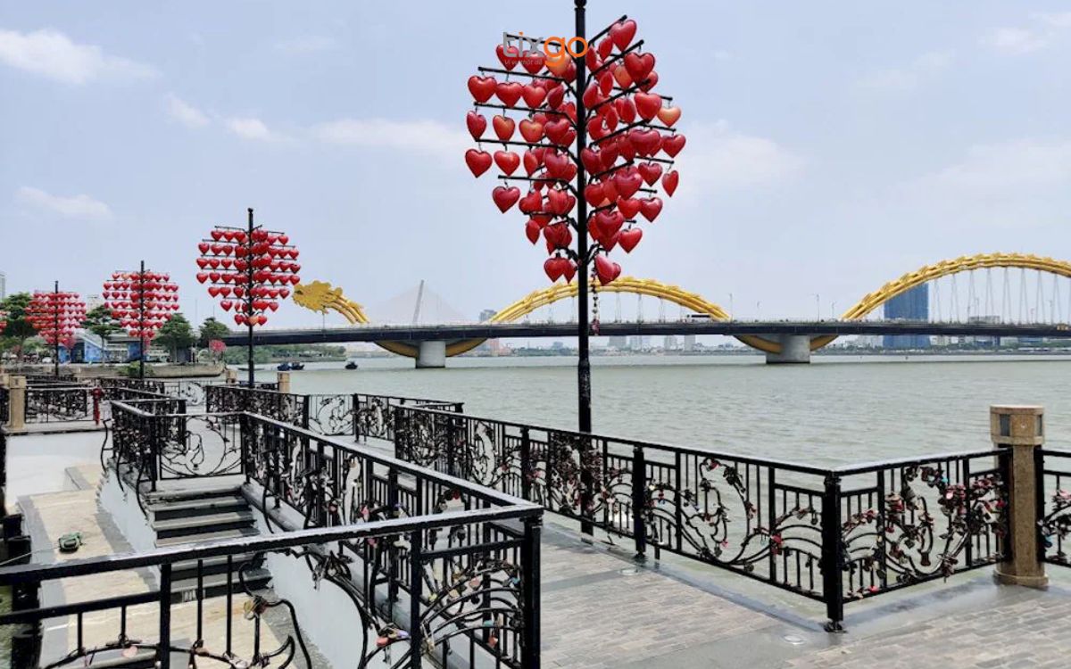 Kinh nghiệm đi Đà Nẵng ngắm cầu tình yêu