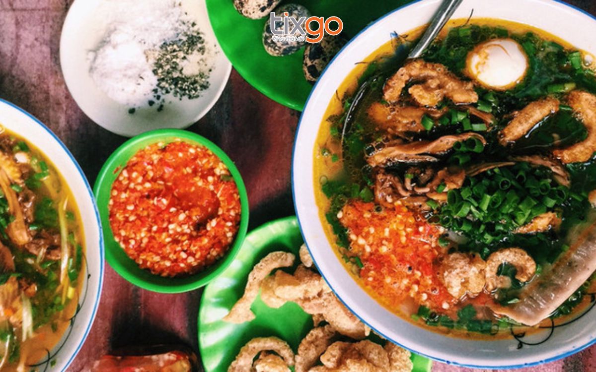 du lịch huế tháng 7 Bánh canh cua Rời Hương