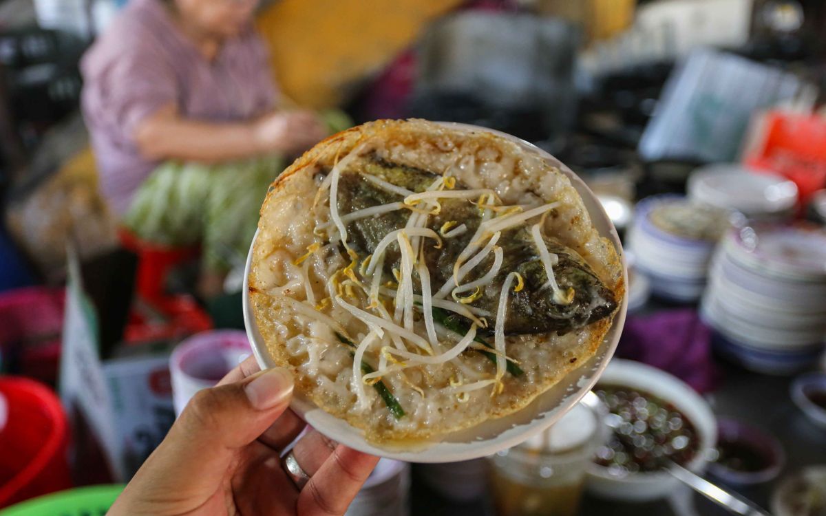 du lịch huế tháng 7 Bánh khoái cá kình là đặc sản vùng đầm Chuồn